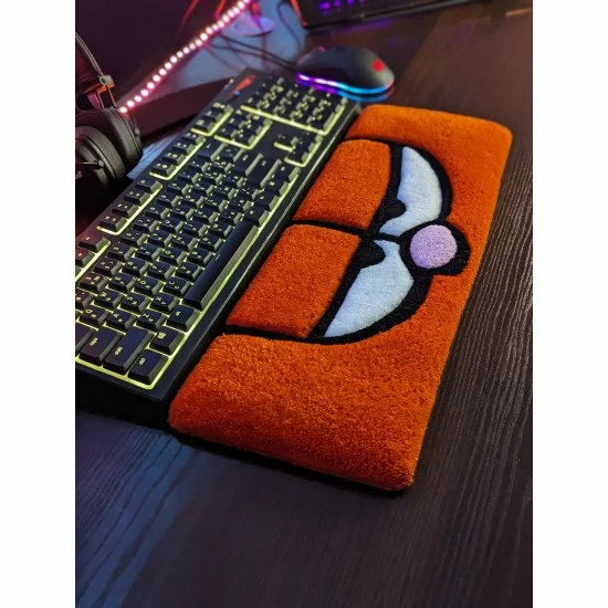 FLUFFY KEYBOARD RUG GF